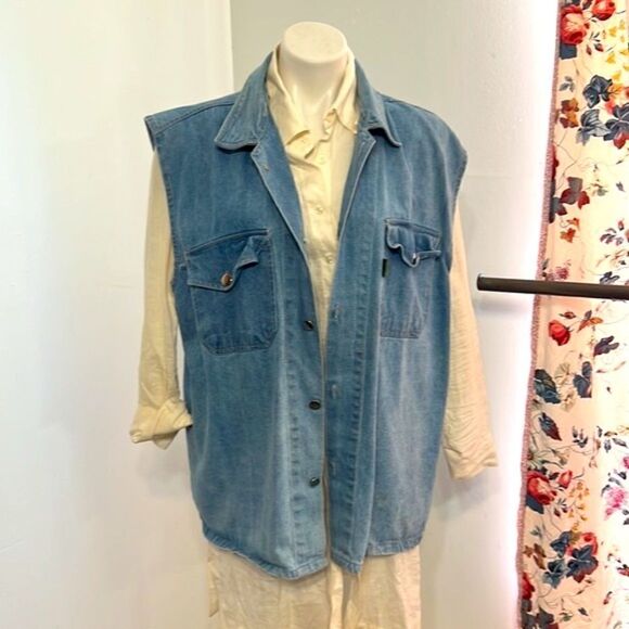 Oversized denim vests - Picture 9 of 10